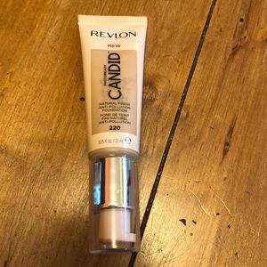 Revlon Candid 220 Sand Beige